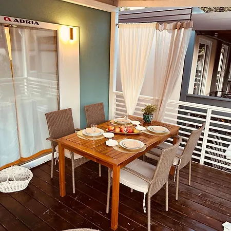 Mobile Homes Bugi 비오그라드나모루