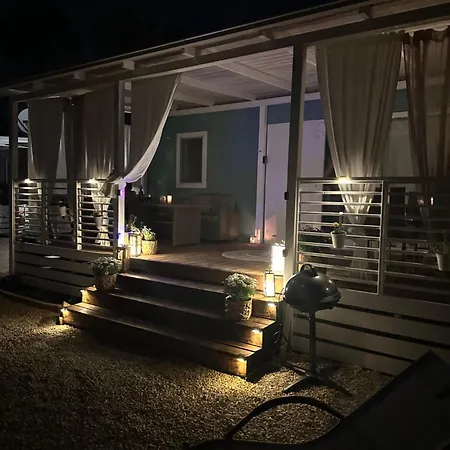 캠프장 Mobile Homes Bugi 비오그라드나모루